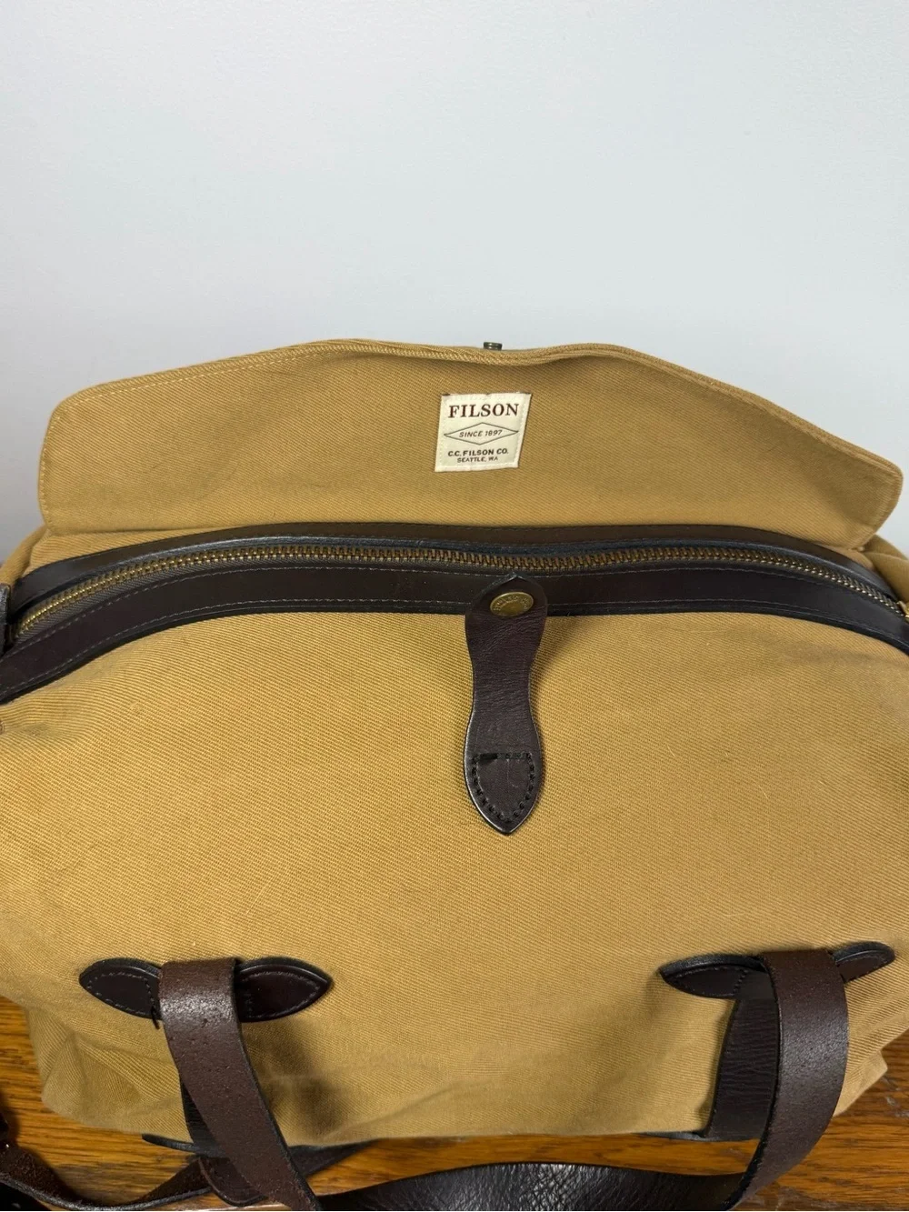 Filson Medium Rugged Twill Duffle Bag Tan Made at Filson USA Leather Strap.